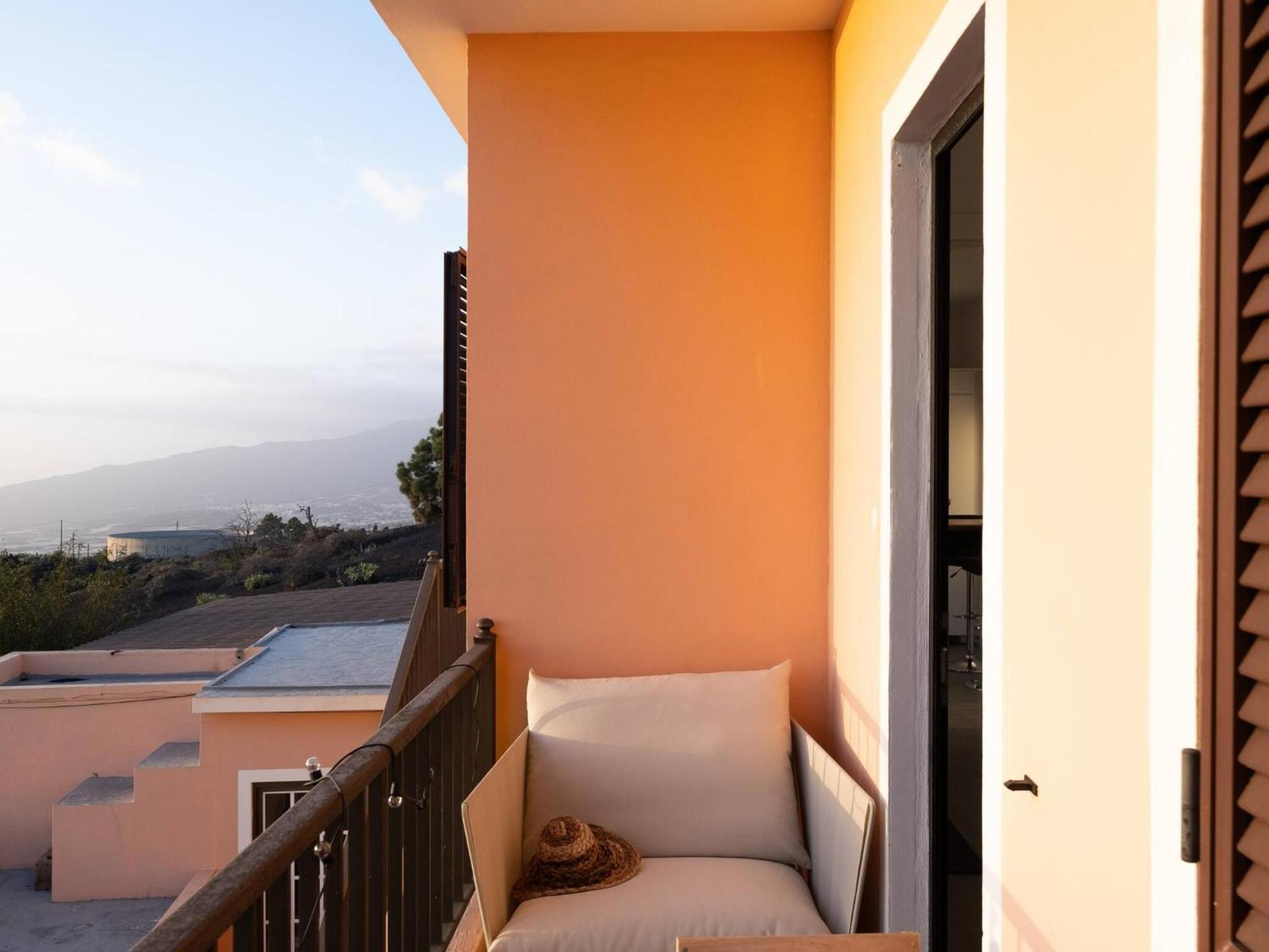 Finca Las Huellas - Moderno Apartamento Con Vistas Al Mar Y Al Volcan Los Llanos De Aridane Exterior foto